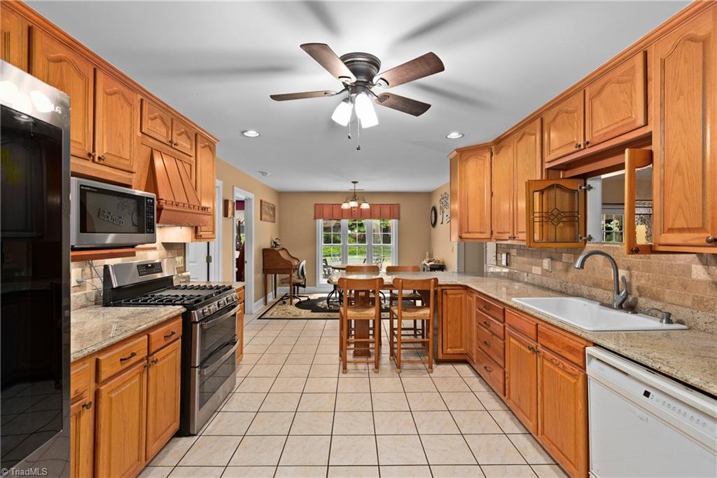 1239 Blackberry Ridge Drive High Point, NC 27265 - Photo 18 of 47 Gallery Image 18