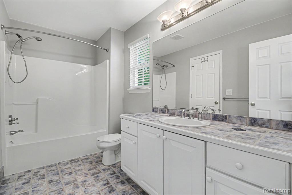 6573 Summit Ridge Clarkston, MI 48346 - Photo 18 of 24