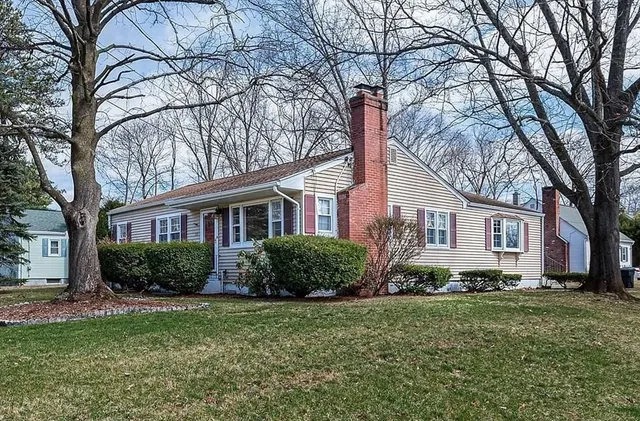 $2,950 | 111 Lumae Street, Unit 1, Springfield, MA 01119