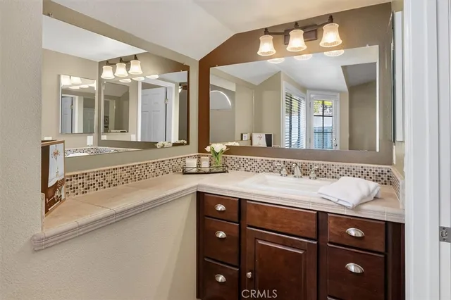 $789,900 | 22701 Coral Way, Saugus, CA 91390