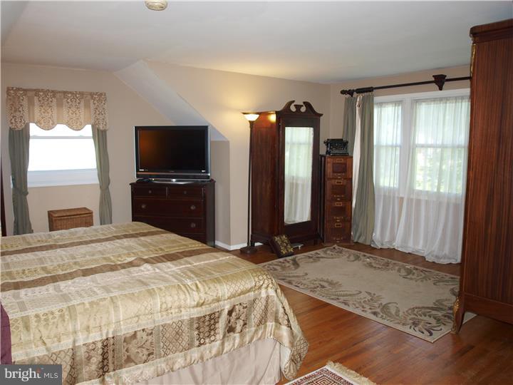 17 Lower Hilltop Road Yardley, PA 19067 - Photo 20 of 25 Bedroom 4