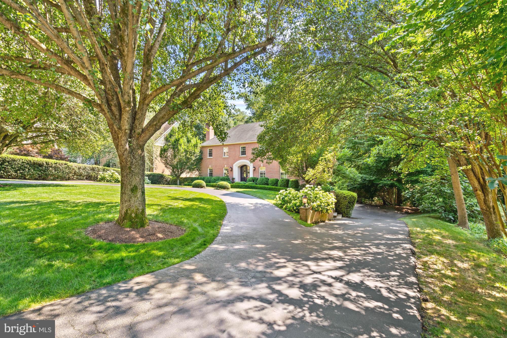 632 Rivercrest Drive McLean, VA 22101 - Photo 2 of 49