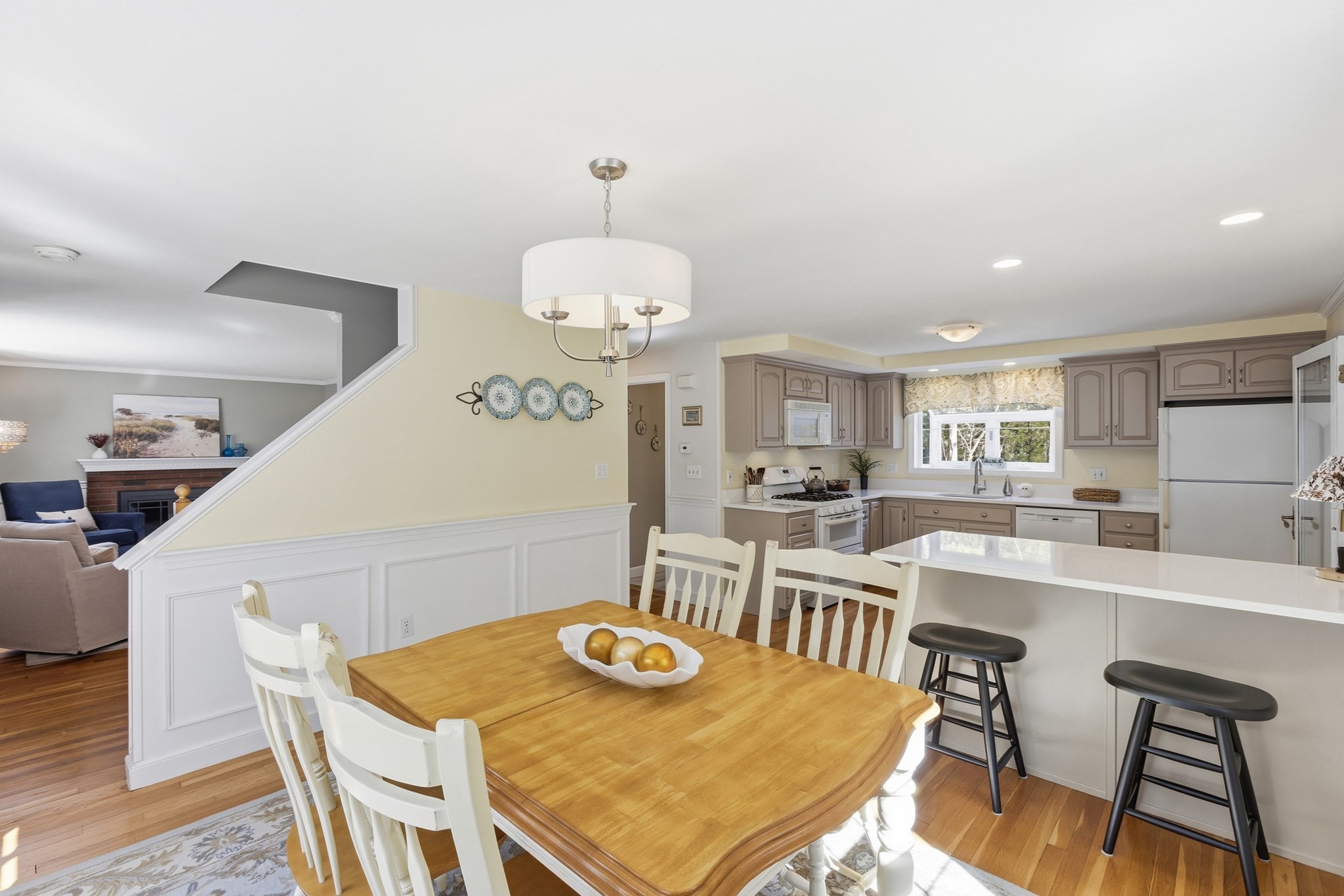 19 Evergreen Road Acton, MA 01720 - Photo 12 of 42 Gallery Image 12