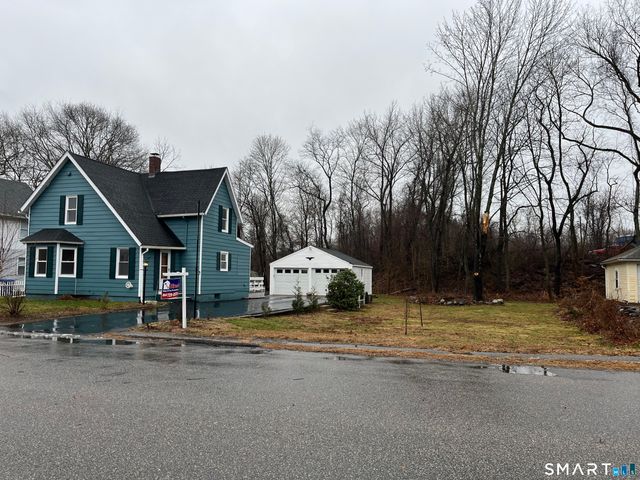 $289,000 | 9 Bushnell Place, Norwich, CT 06360