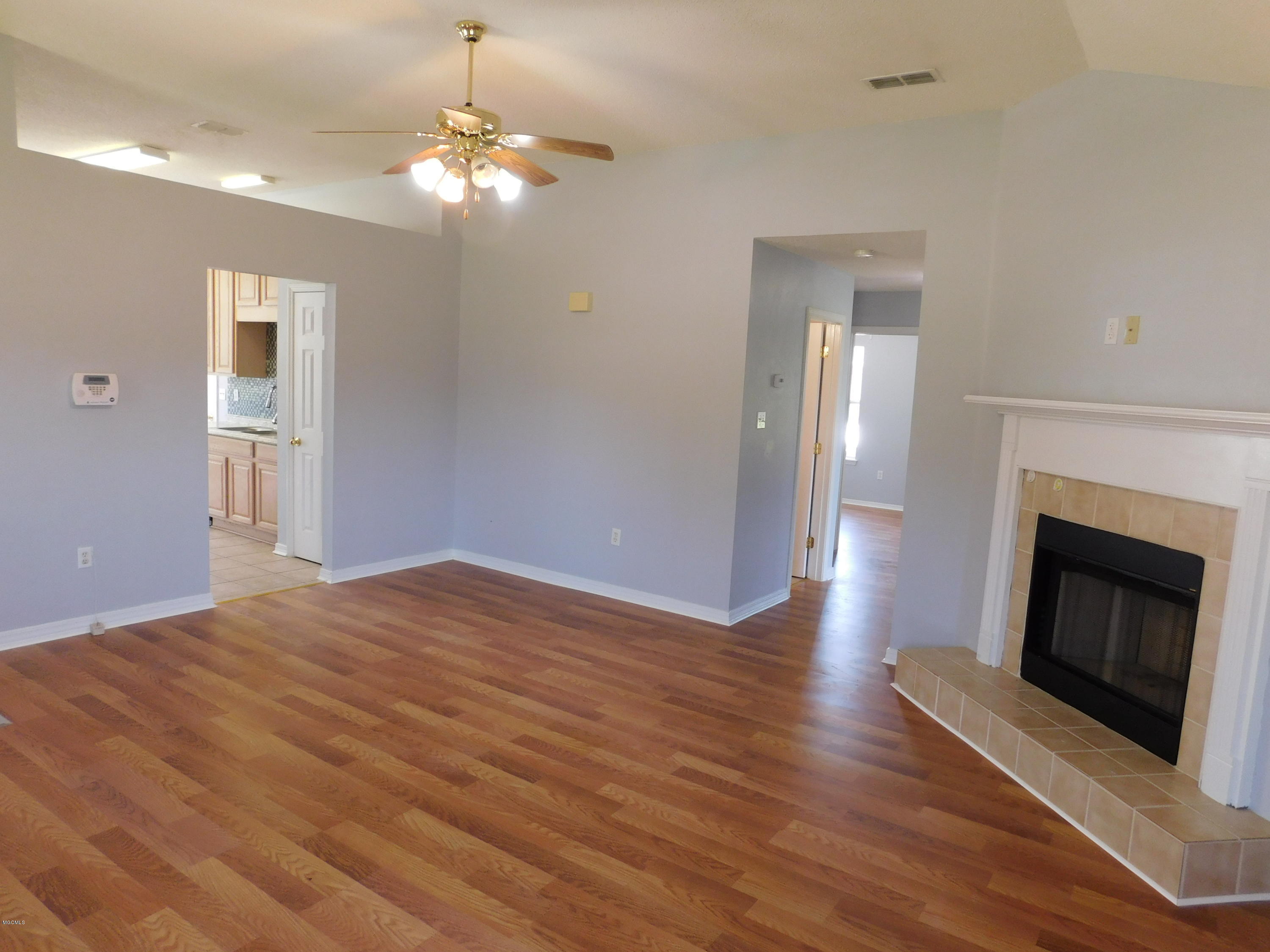 8721 Old Walnut Road Ocean Springs, MS 39564 - Photo 3 of 19 DSCN5203