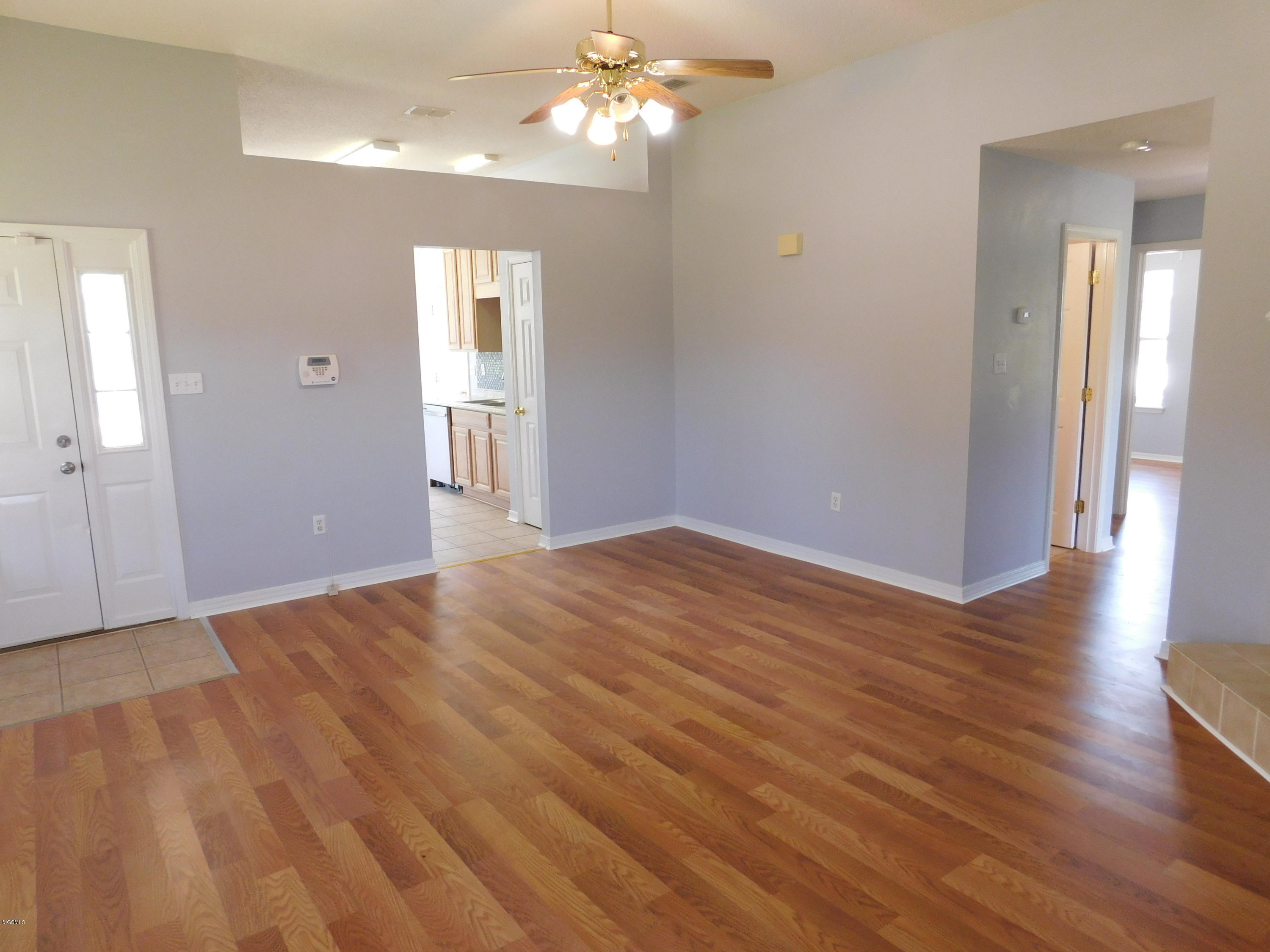 8721 Old Walnut Road Ocean Springs, MS 39564 - Photo 4 of 19 DSCN5204