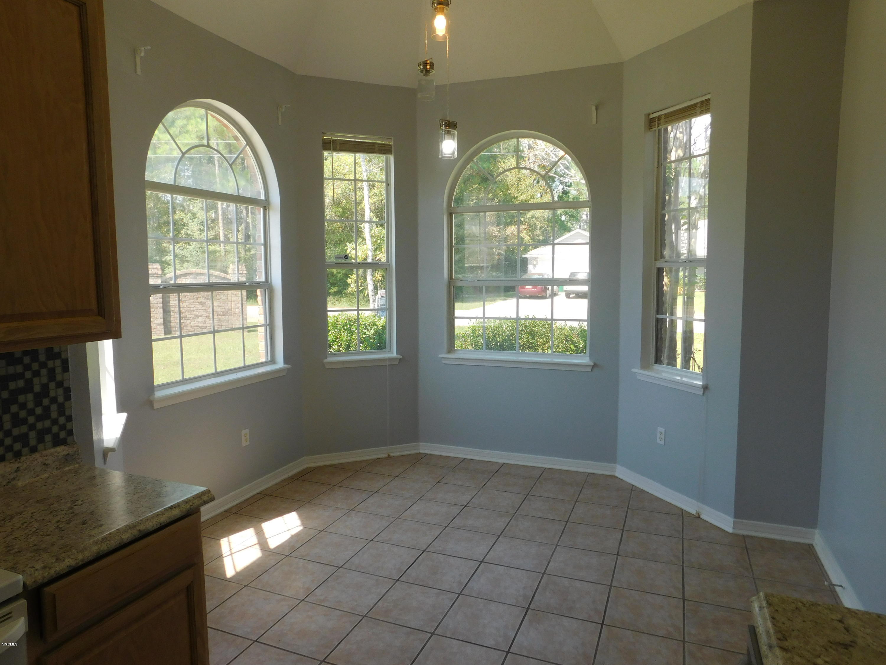 8721 Old Walnut Road Ocean Springs, MS 39564 - Photo 5 of 19 DSCN5196