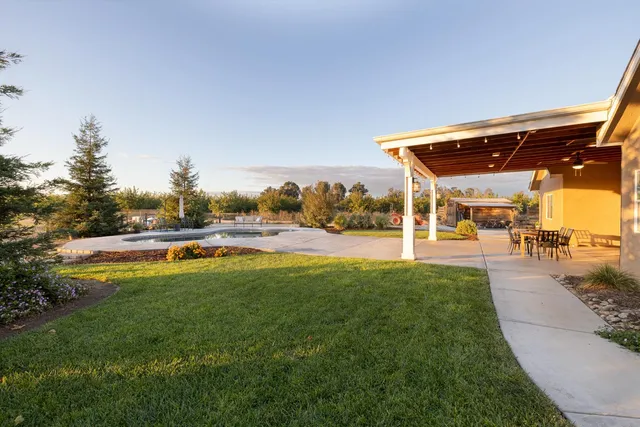 $995,000 | 12462 East Clinton Avenue, Sanger, CA 93657