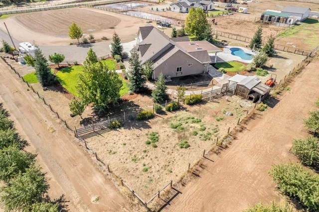 $995,000 | 12462 East Clinton Avenue, Sanger, CA 93657