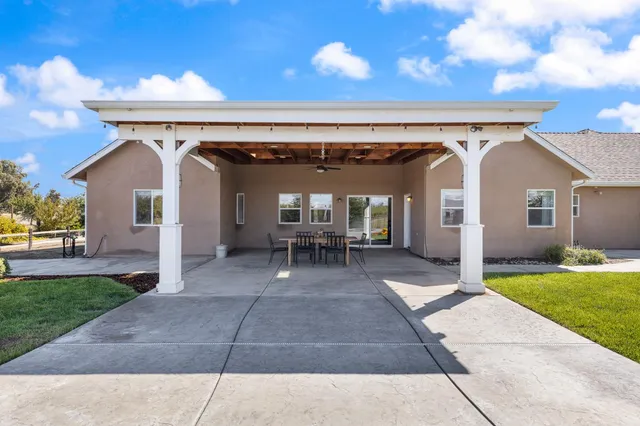 $995,000 | 12462 East Clinton Avenue, Sanger, CA 93657