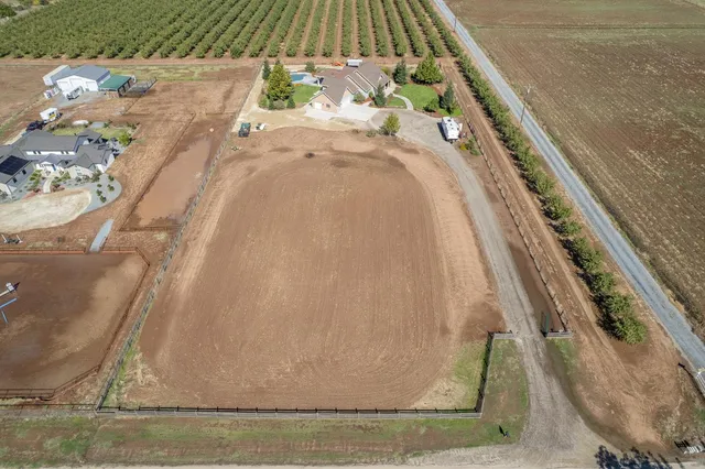 $995,000 | 12462 East Clinton Avenue, Sanger, CA 93657