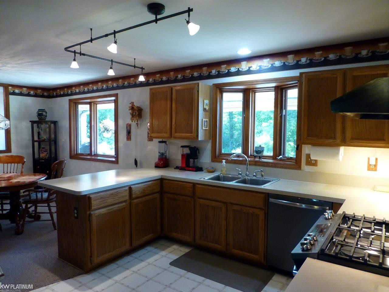 1636 Hessen Road Columbus, MI 48063 - Photo 23 of 90 50052949-22.JPG
