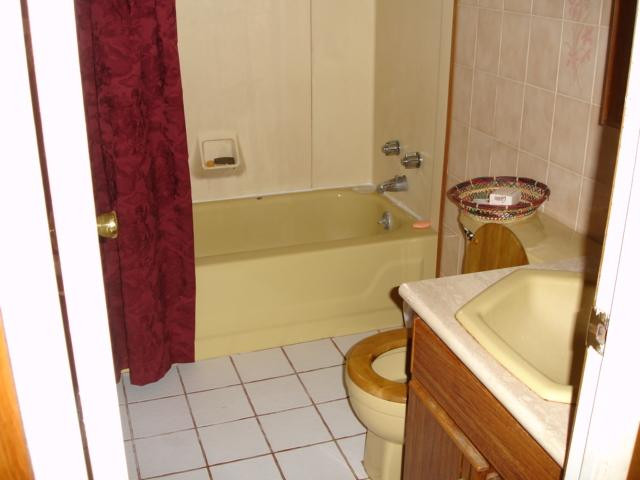 531 Clayton Road Schenectady, NY 12304 - Photo 4 of 12 Photo 4