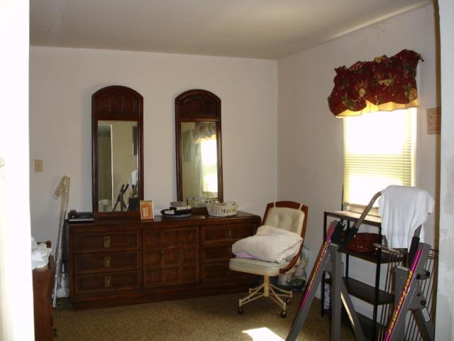 531 Clayton Road Schenectady, NY 12304 - Photo 7 of 12 Photo 7