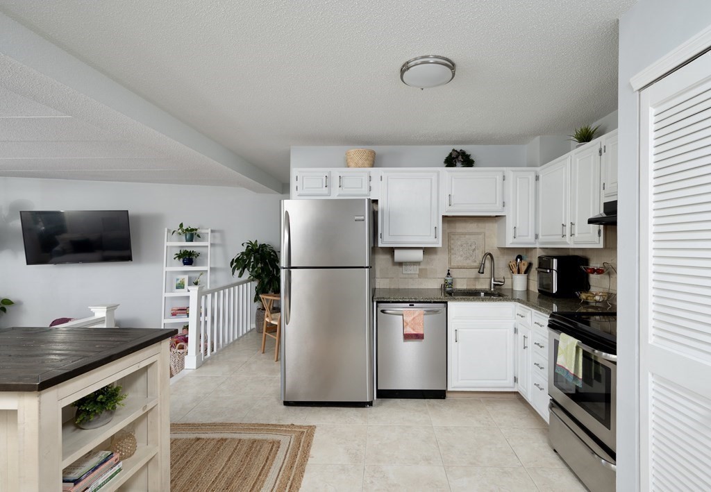 160 Burkhall Street, Unit 415 Weymouth, MA 02190 - Photo 9 of 16