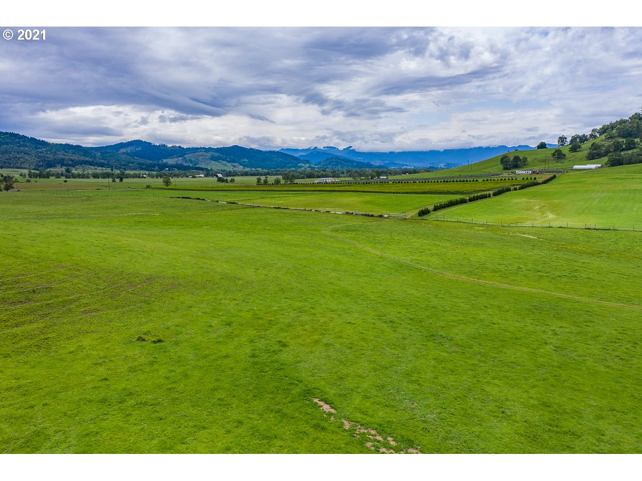 1625 Fort McKay Road Oakland, OR 97462 - Photo 8 of 11 Gallery Image 8