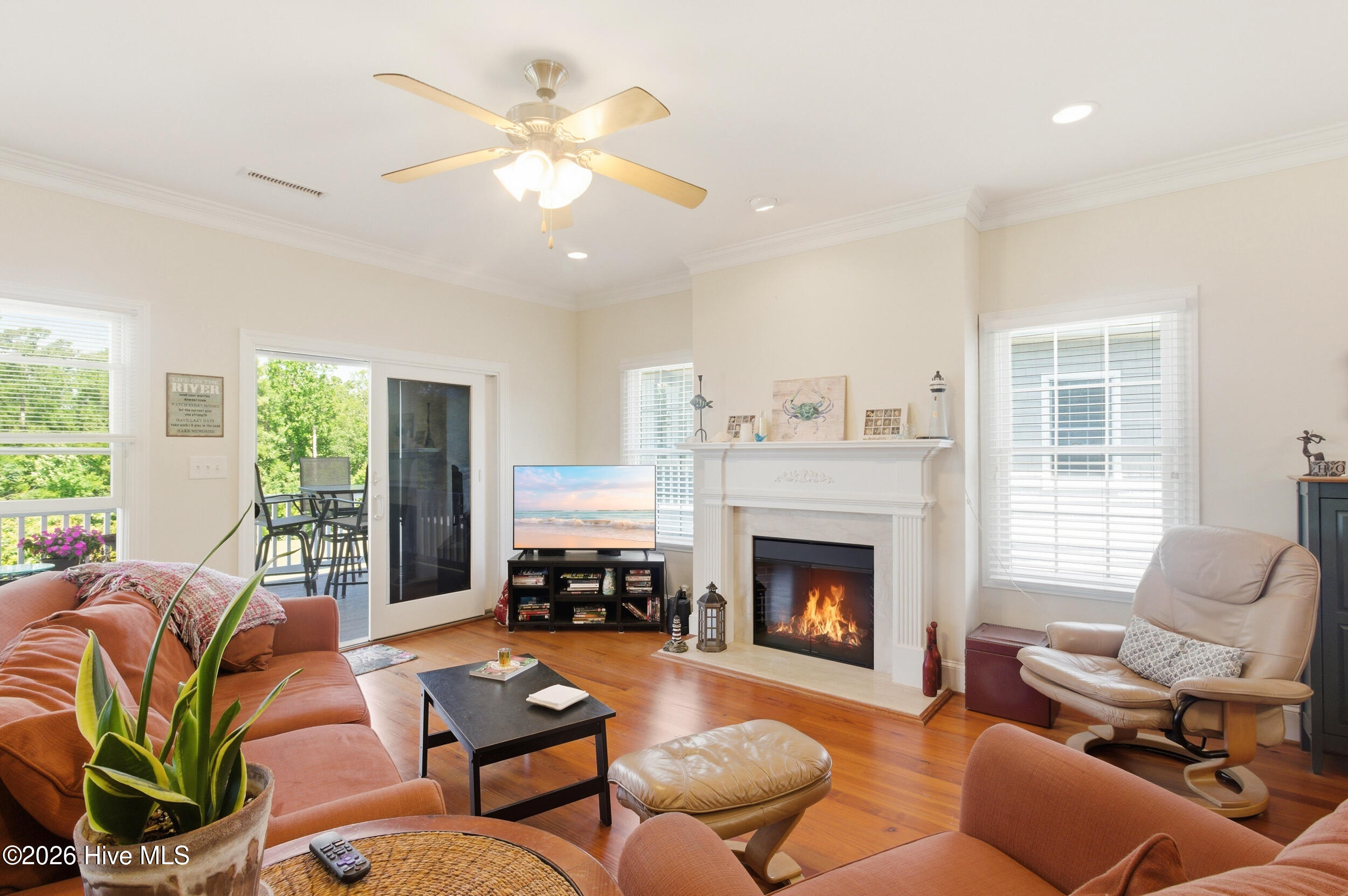 1129 Bennett Road, Unit 1B Minnesott Beach, NC 28510 - Photo 6 of 43 Living Room