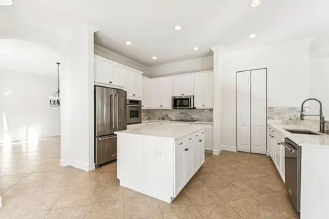 $899,999 | 8697 Cobblestone Point Circle, Boynton Beach, FL 33472