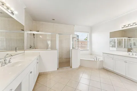 $899,999 | 8697 Cobblestone Point Circle, Boynton Beach, FL 33472