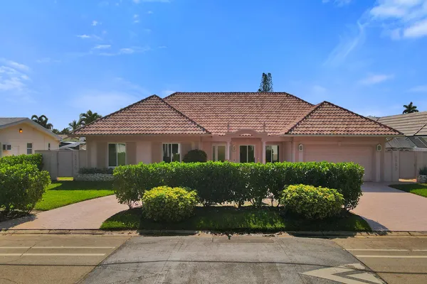 $3,250,000 | 5530 Bayview Drive, Fort Lauderdale, FL 33308