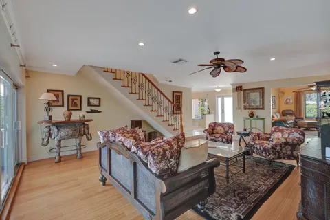 $3,250,000 | 5530 Bayview Drive, Fort Lauderdale, FL 33308