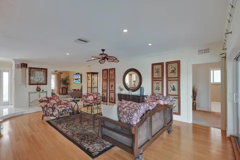 $3,250,000 | 5530 Bayview Drive, Fort Lauderdale, FL 33308