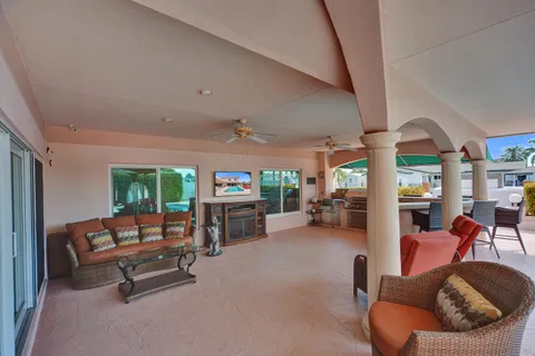 $3,250,000 | 5530 Bayview Drive, Fort Lauderdale, FL 33308