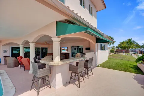 $3,250,000 | 5530 Bayview Drive, Fort Lauderdale, FL 33308