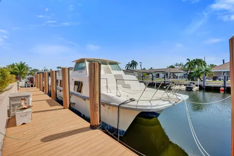 $3,250,000 | 5530 Bayview Drive, Fort Lauderdale, FL 33308