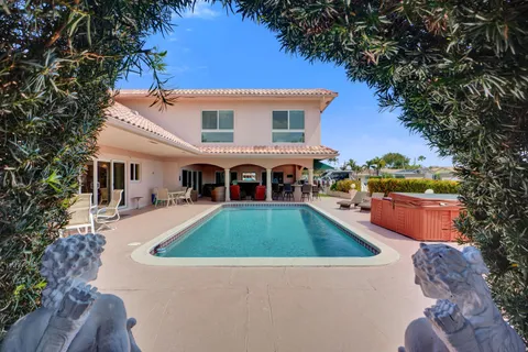 $3,250,000 | 5530 Bayview Drive, Fort Lauderdale, FL 33308