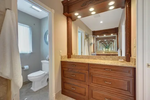 $3,250,000 | 5530 Bayview Drive, Fort Lauderdale, FL 33308