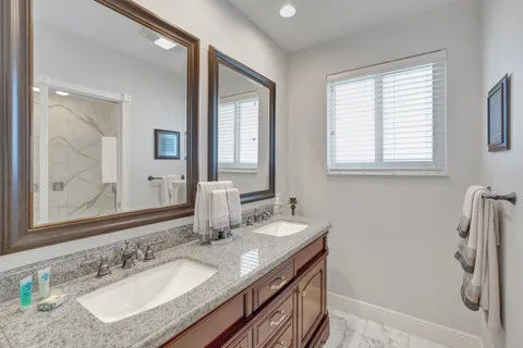 $3,250,000 | 5530 Bayview Drive, Fort Lauderdale, FL 33308