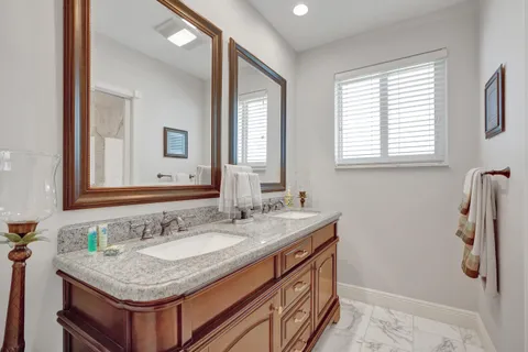 $3,250,000 | 5530 Bayview Drive, Fort Lauderdale, FL 33308