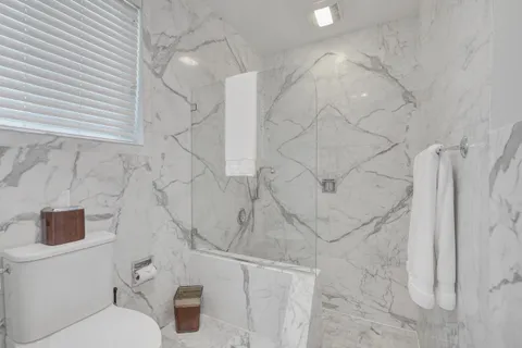 $3,250,000 | 5530 Bayview Drive, Fort Lauderdale, FL 33308