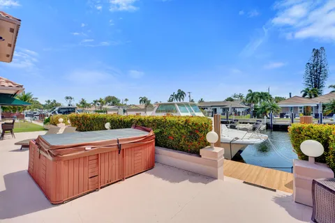 $3,250,000 | 5530 Bayview Drive, Fort Lauderdale, FL 33308