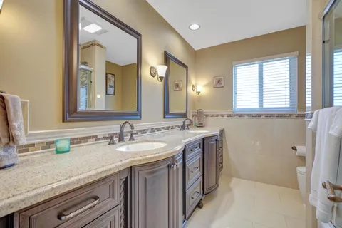 $3,250,000 | 5530 Bayview Drive, Fort Lauderdale, FL 33308