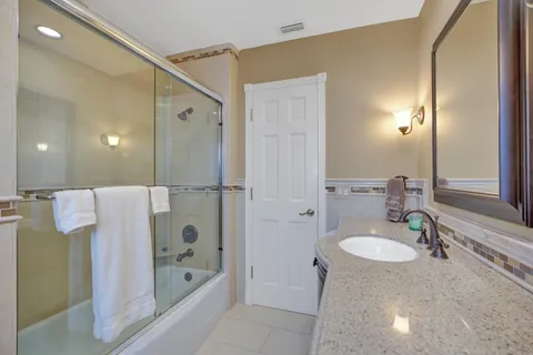 $3,250,000 | 5530 Bayview Drive, Fort Lauderdale, FL 33308