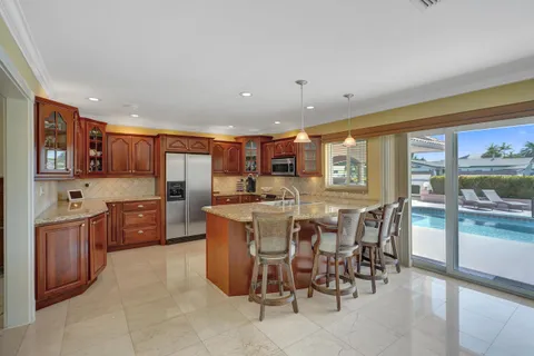 $3,250,000 | 5530 Bayview Drive, Fort Lauderdale, FL 33308