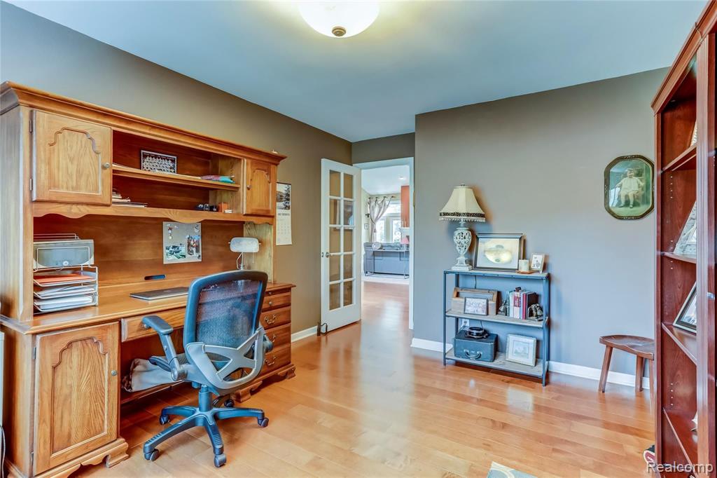 1781 South Shore Drive Rochester Hills, MI 48307 - Photo 7 of 40