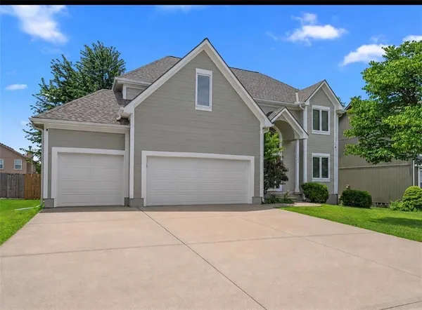 $445,000 | 1301 Southeast 12th Street, Lee's Summit, MO 64081