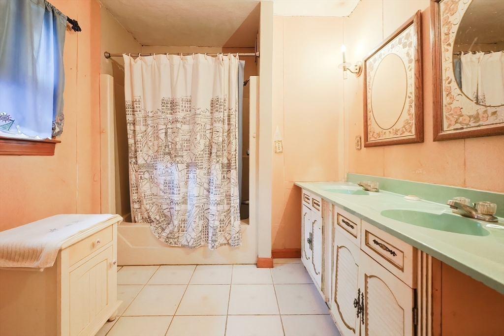 8 Walnut Street Stoneham, MA 02180 - Photo 18 of 34