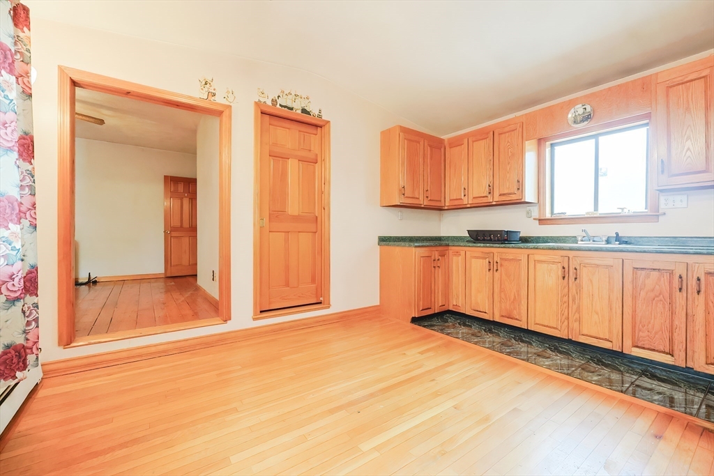 8 Walnut Street Stoneham, MA 02180 - Photo 20 of 34