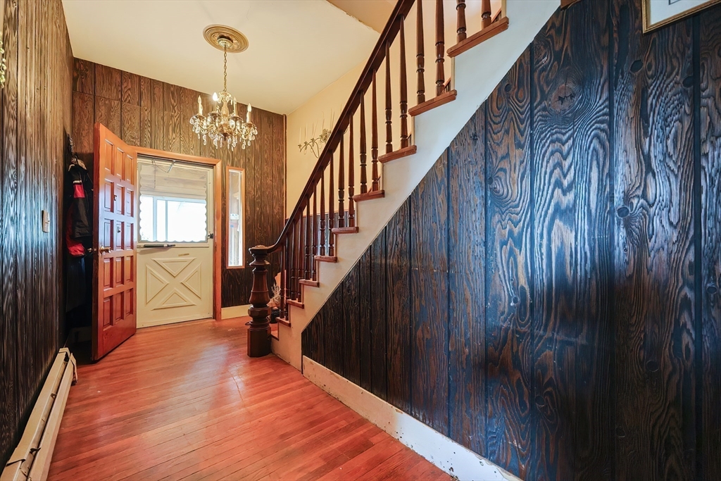 8 Walnut Street Stoneham, MA 02180 - Photo 6 of 34