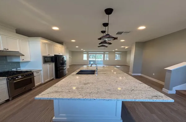 $5,180 | 2153 Main Street, Unit 104, Alameda, CA 94501