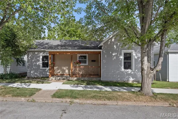 $224,900 | 709 North 2nd Street, De Soto, MO 63020