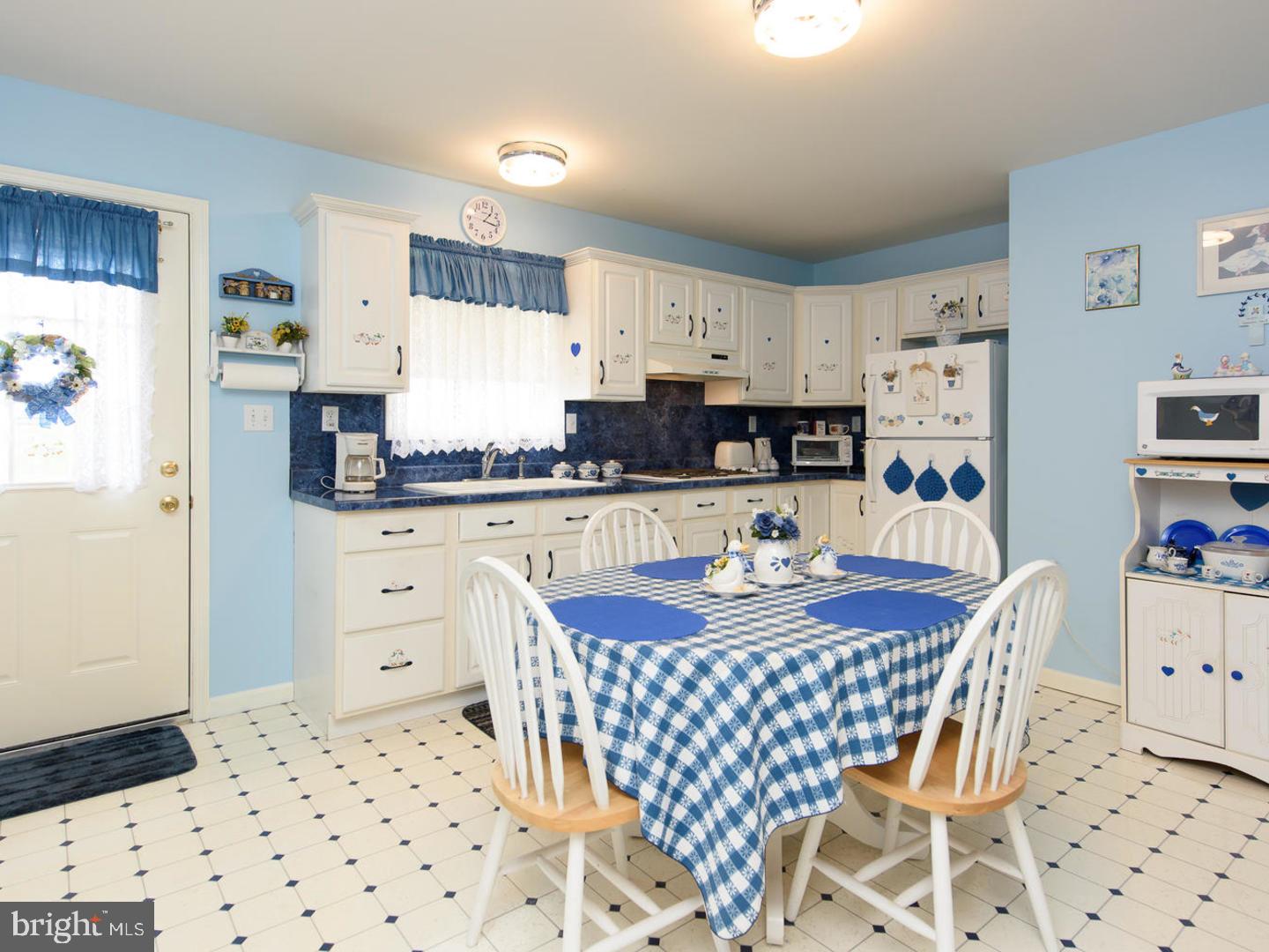 264 Hedge Road Elverson, PA 19520 - Photo 18 of 25 In-law Suite