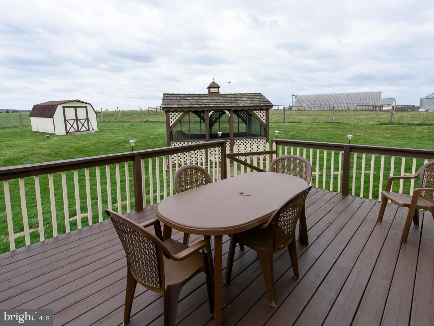 264 Hedge Road Elverson, PA 19520 - Photo 24 of 25 Deck