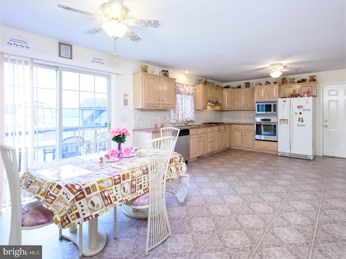 264 Hedge Road Elverson, PA 19520 - Photo 7 of 25 Gallery Image 7