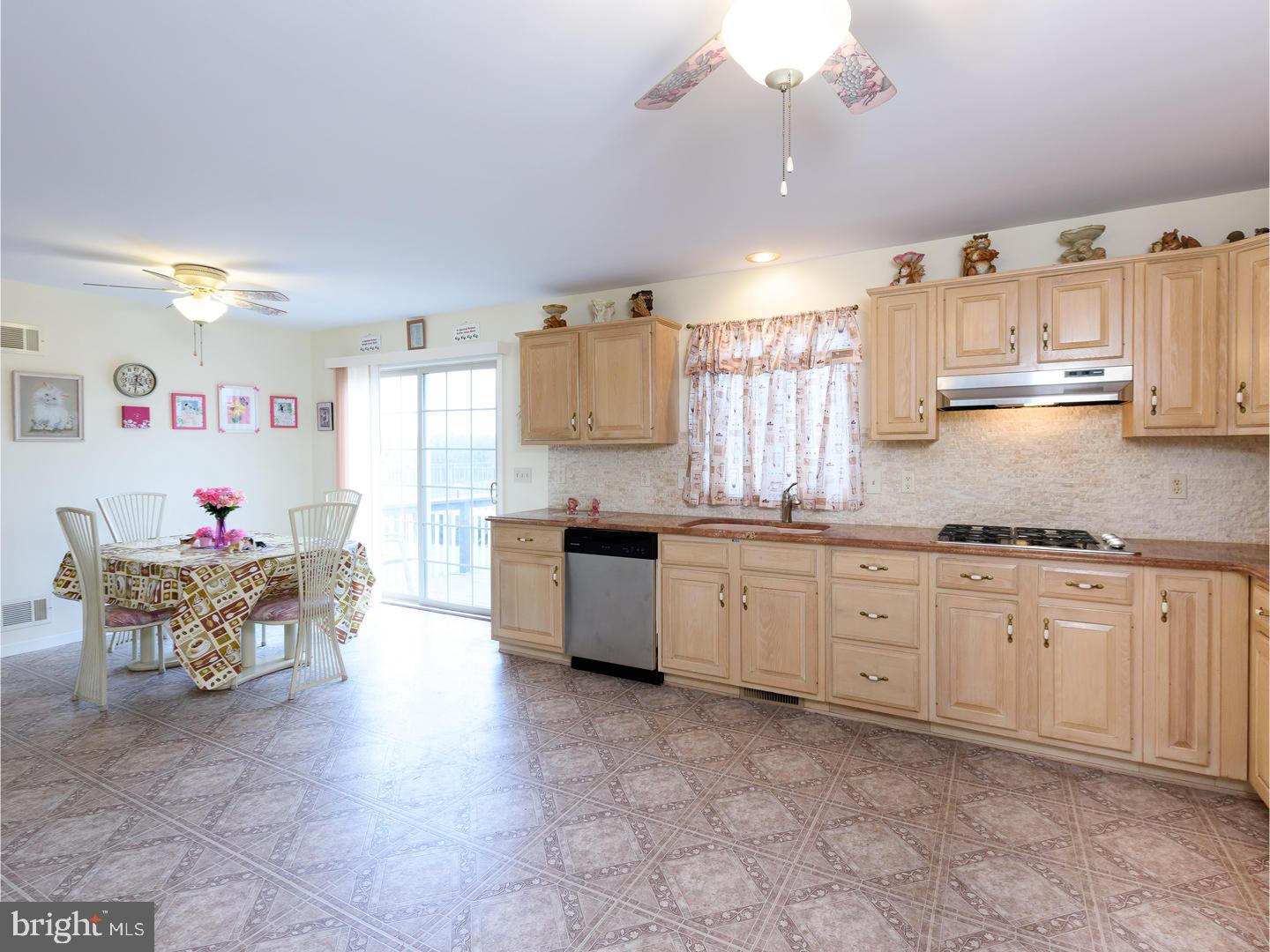 264 Hedge Road Elverson, PA 19520 - Photo 8 of 25 Gallery Image 8