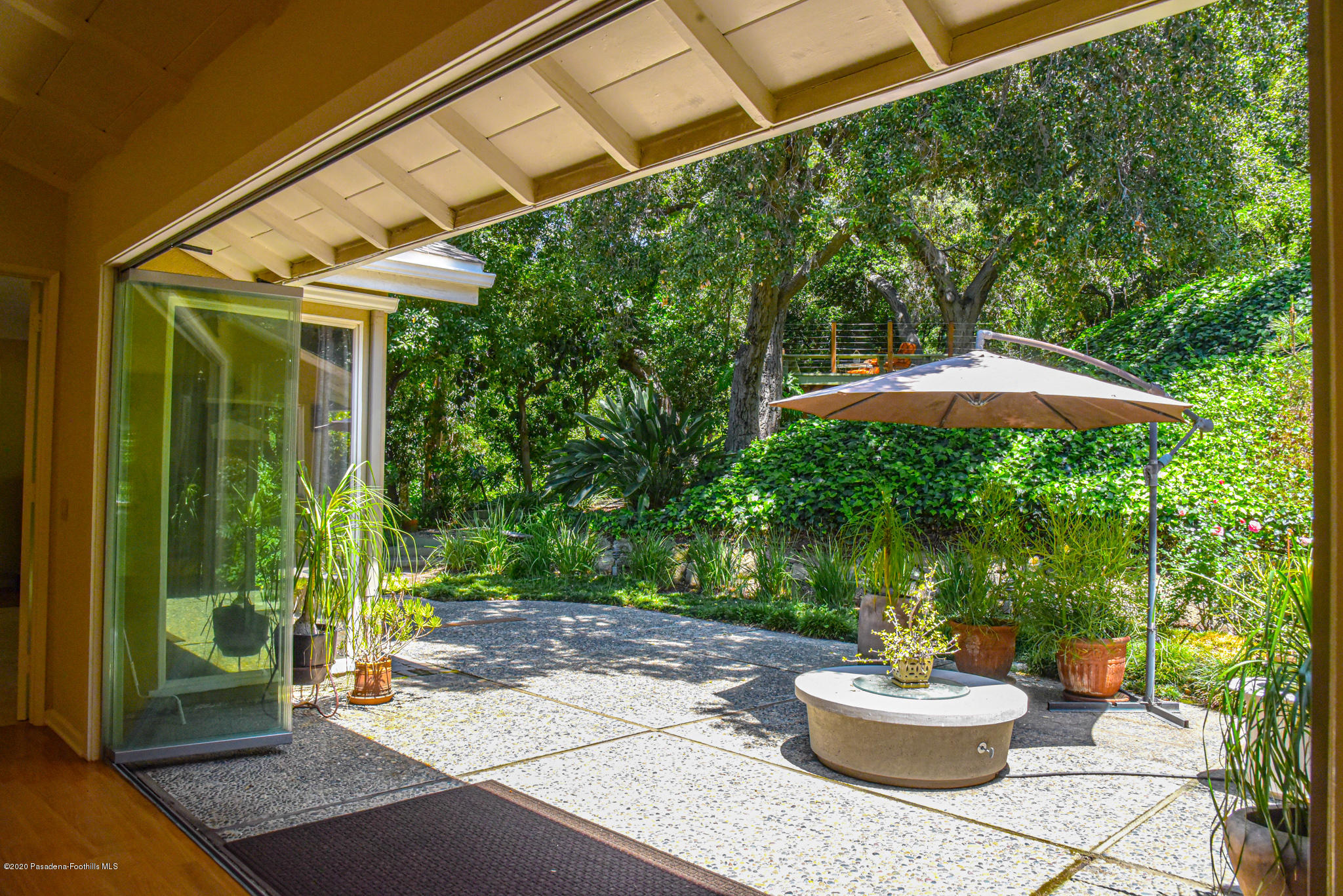 1010 Laguna Road Pasadena, CA 91105 - Photo 5 of 52 DSC_4351
